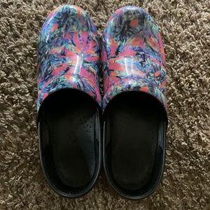 Dansko nursing shoes